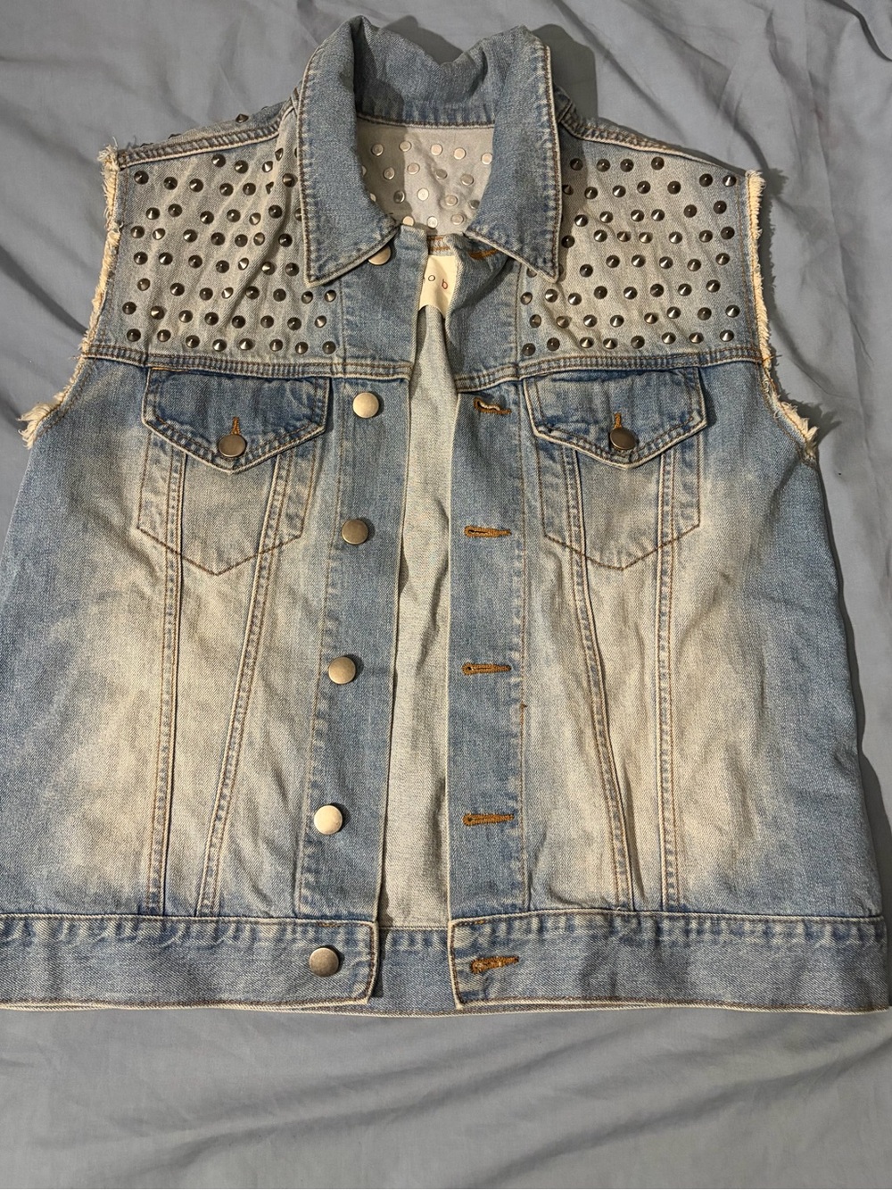 MONO B-DENIM VEST-FADED WASH STUDDED DENIM VEST ONE SIZE FIT ALL